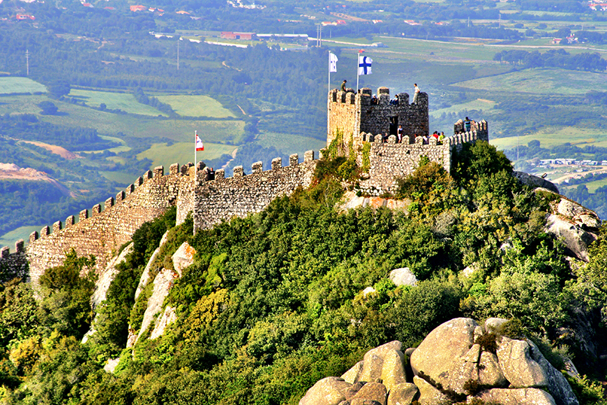 Castelo-da-Mouros-in-Sintra-Portugal